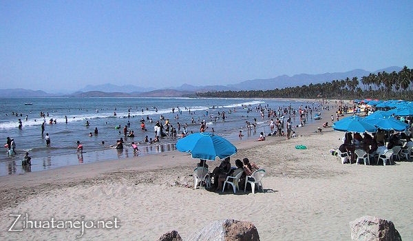 Semana Santa at Playa Linda, Ixtapa-Zihuatanejo, Mexico